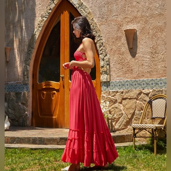 Amazon Red Boho Halter Maxi Dress Smocked Bodice Ruffle Hem Summer Chic Size M - Picture 3 of 11